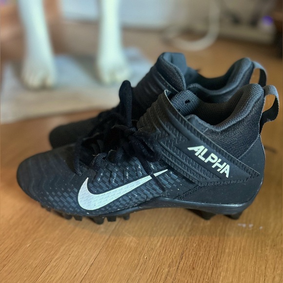 Nike Alpha Black Football Cleats size 6.5 youth/juniors - Picture 1 of 8
